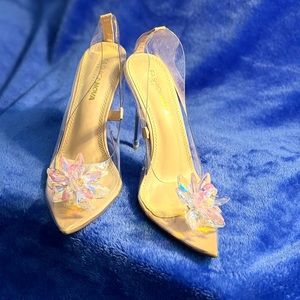 New with tags 3 1/2 heels